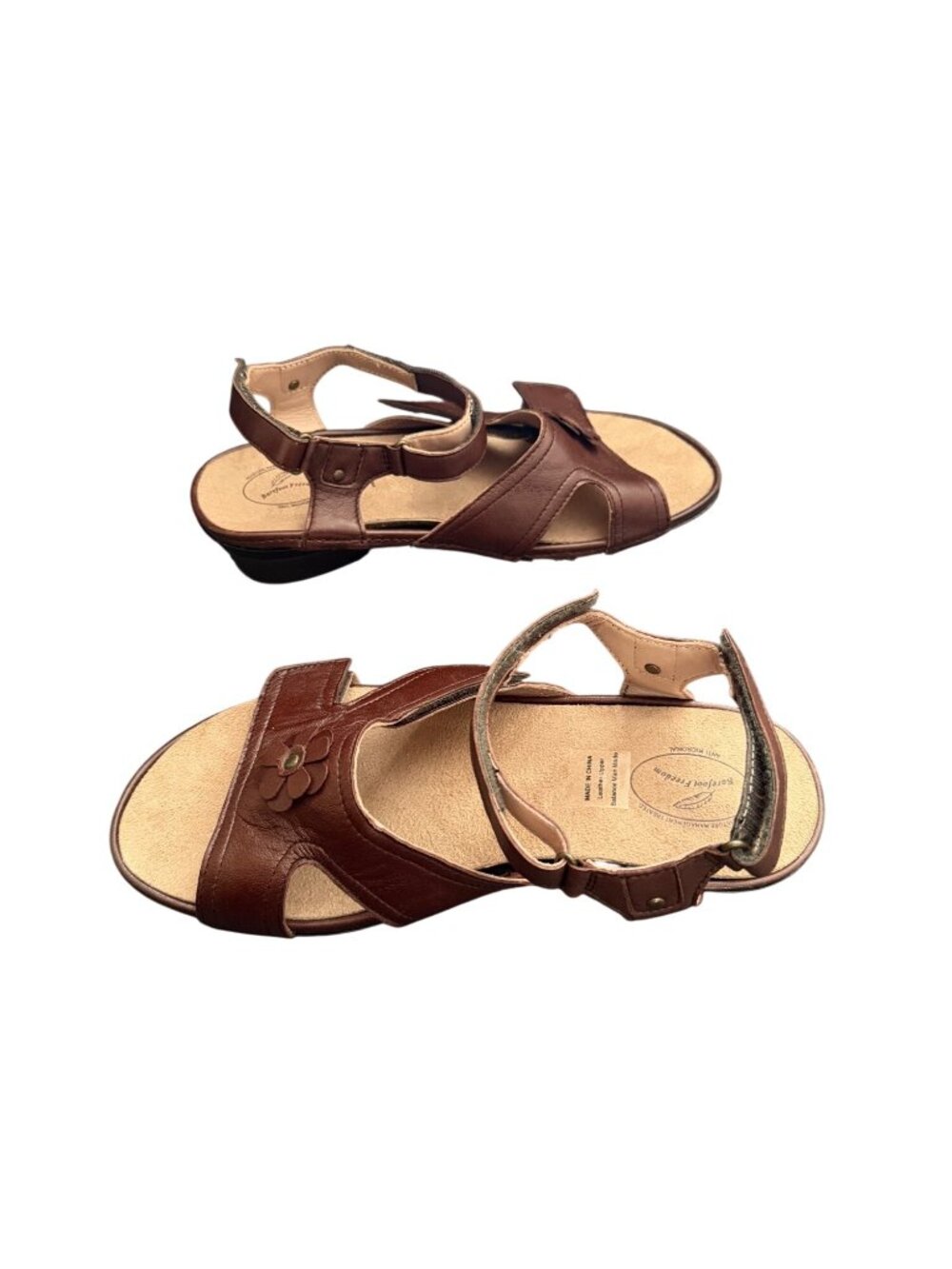 Barefoot Freedom Womens Leather Sandals With Floral Accent 9WW Moisture Wicking - Picture 3 of 8